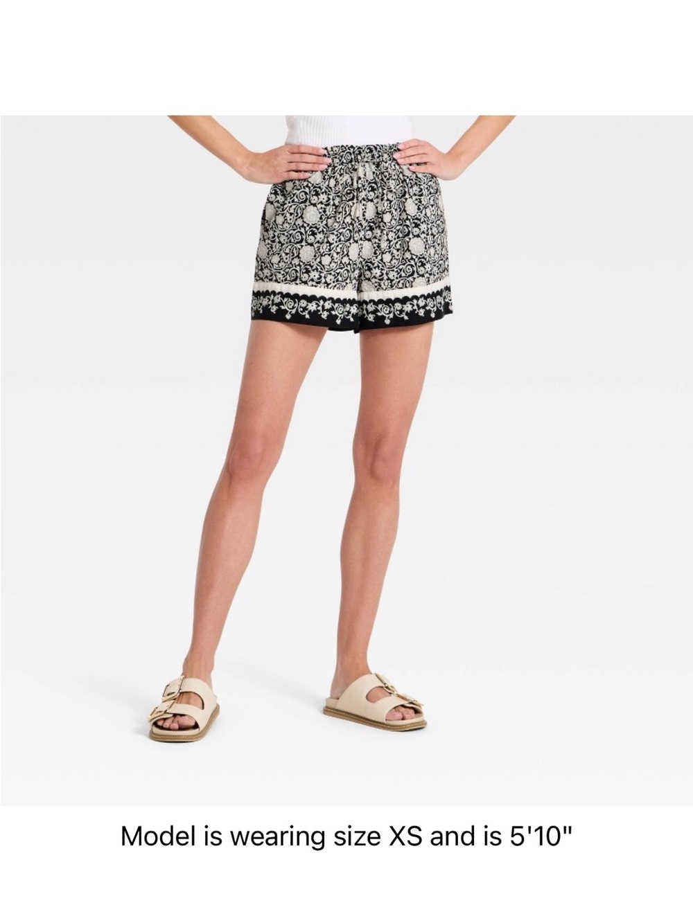 Women’s High Rise Tropical Print Pull On Shorts Universal Thread Black